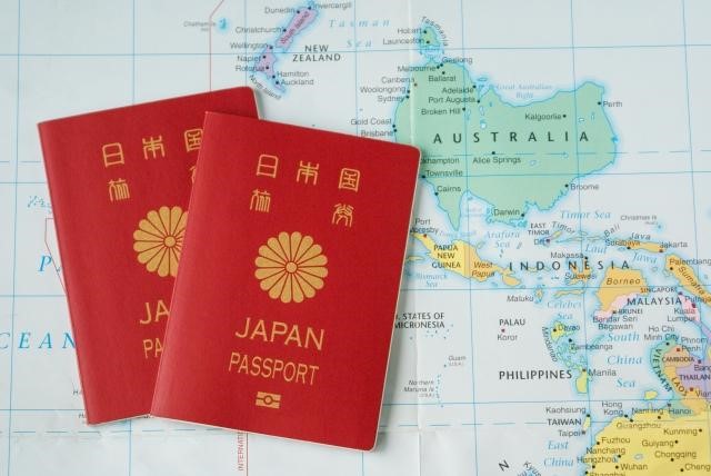 地図とパスポート