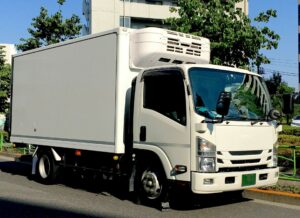 引越し業者のトラックサイズと費用相場、積める荷物量の目安を紹介